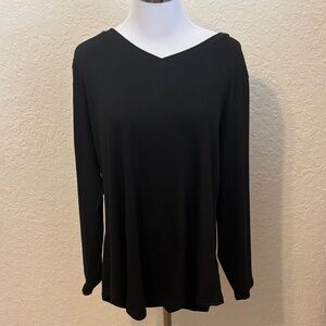 Classic Black V-Neck Long Sleeve Top